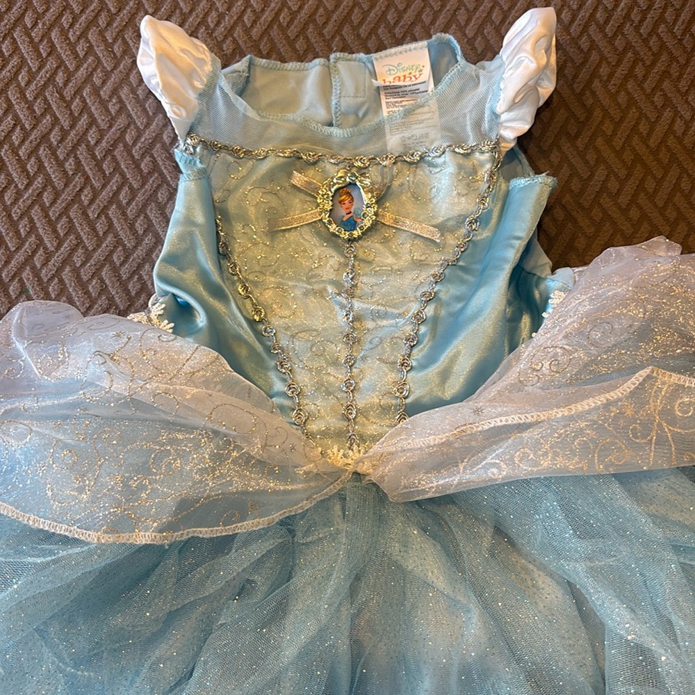 Disney Baby Cinderella costume Size 12 to 18 months